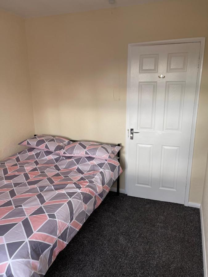 Spacious, Sleeps 17, 3 Bathrooms, Parking, Mansfield Exteriér fotografie