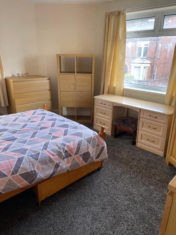 Spacious, Sleeps 17, 3 Bathrooms, Parking, Mansfield Exteriér fotografie