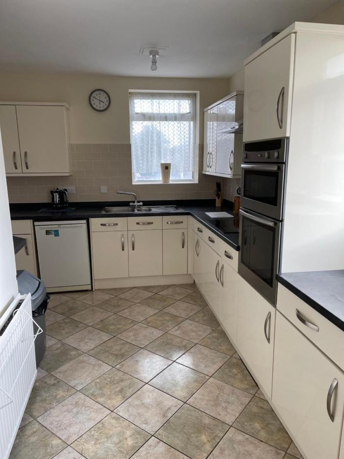Spacious, Sleeps 17, 3 Bathrooms, Parking, Mansfield Exteriér fotografie