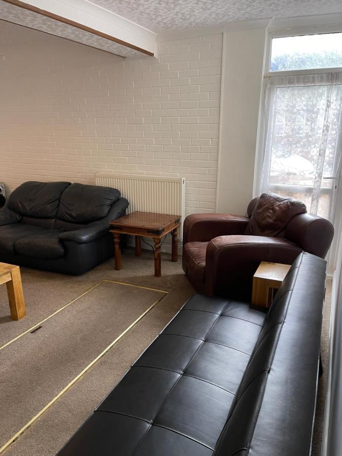Spacious, Sleeps 17, 3 Bathrooms, Parking, Mansfield Exteriér fotografie