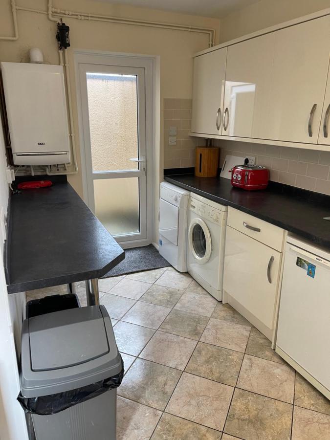 Spacious, Sleeps 17, 3 Bathrooms, Parking, Mansfield Exteriér fotografie