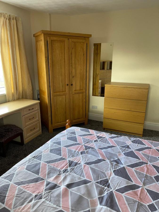 Spacious, Sleeps 17, 3 Bathrooms, Parking, Mansfield Exteriér fotografie