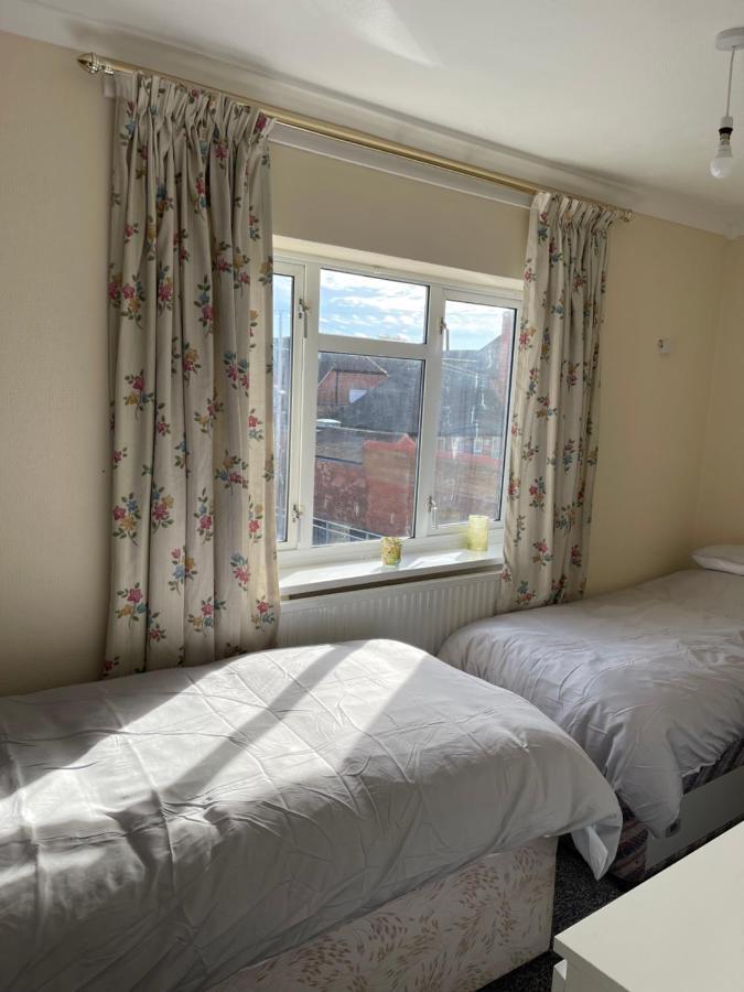 Spacious, Sleeps 17, 3 Bathrooms, Parking, Mansfield Exteriér fotografie