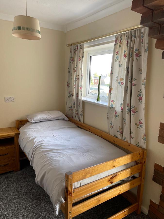 Spacious, Sleeps 17, 3 Bathrooms, Parking, Mansfield Exteriér fotografie